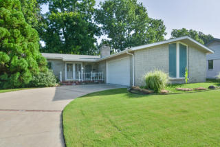 7327 58th Ct, Tulsa, OK 74145-9306