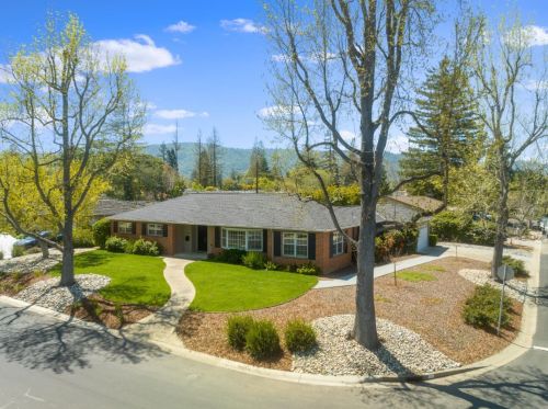 209 Old Adobe Rd, Los Gatos, CA 95032-1626