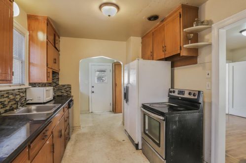 127 Sherman Ave, Manteca CA  95336-4714 exterior