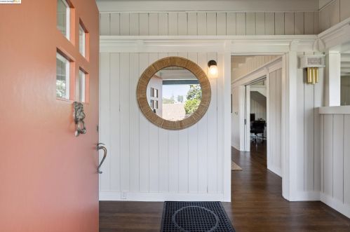 1510 Holman Rd, Oakland CA  94610-1833 exterior