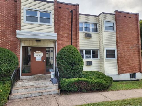 12 Thompson Rd, Manchester, CT 06040-2653