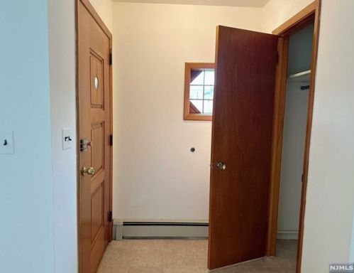 123 Harwood Ter, Palisades Park NJ  07650-2143 exterior