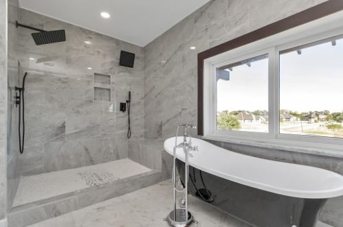 703 Leaning Oak Trl, Richmond TX  77406-4653 exterior