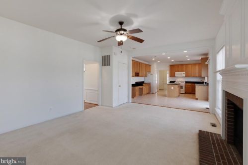 8987 Birch Bay Cir, Lorton VA  22079-5660 exterior