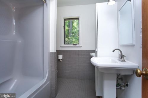 5295 Branch Rd, Pipersville PA  18947-1197 exterior