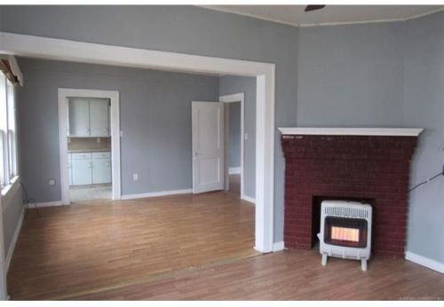 909 9th St, Bowring, OK 74056-3116