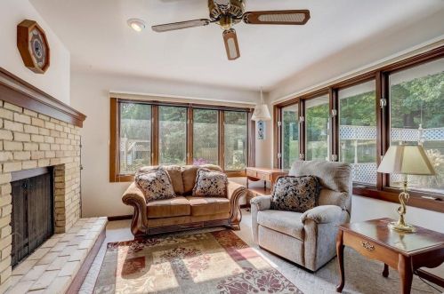 22194 Valley Rd, Waukesha WI  53186-5350 exterior