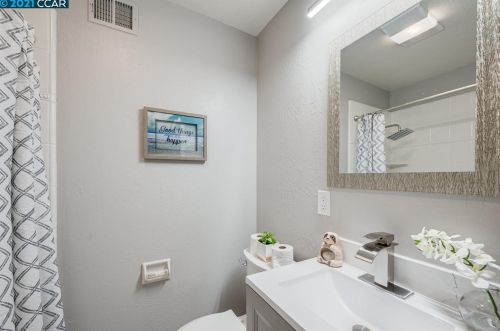 69 Fordham Ct, Concord CA  94523-1523 exterior