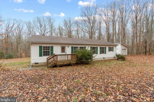 19214 Wrightsville Rd, Bowling Green, VA 22427-2441