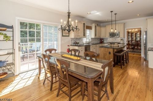 3 Shirewood Dr, Scotch Plains NJ 07076-2513 exterior