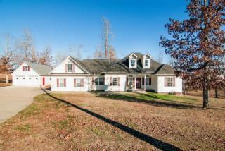 102 Gray Fox Ct, Burns, TN 37029-5278