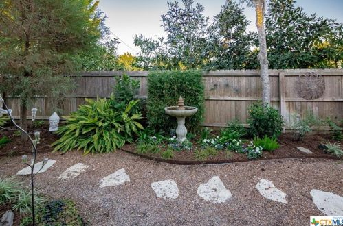 6 Cotswold Ln, Victoria TX  77904-1680 exterior