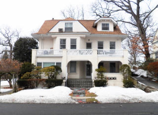 135 Nyac Ave, New Rochelle, NY 10803-1905
