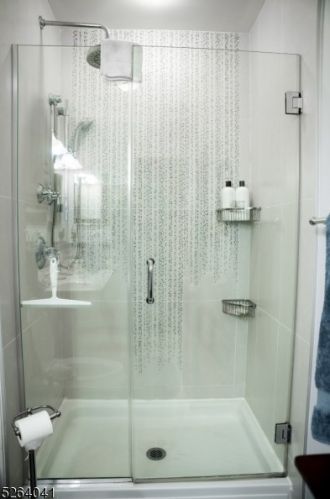 10 Peach Ct, Flemington NJ  08822-3005 exterior