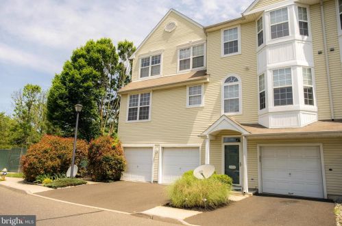 7102 Juniper Ln, Palmyra, NJ 08065-2151