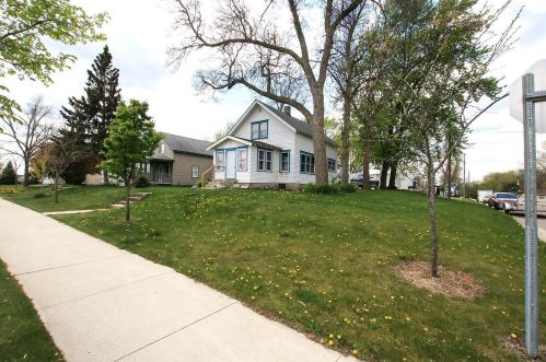 500 Milkyway St, Cosmos MN  56228-9792 exterior