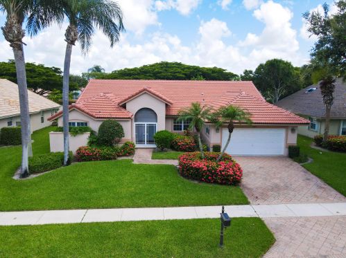 6845 Sun River Rd, Boynton Beach, FL 33437-6035