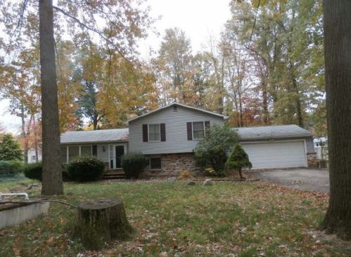 1165 Will O Wood Dr, Hubbard, OH 44425-3337