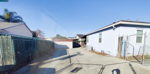 15897 Vassar Ave, San Lorenzo CA  94580-1060 exterior