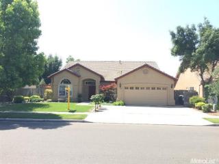 1688 Abigail Ln, Turlock, CA 95382-9227