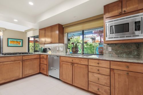 56 Sierra Madre Way, Rancho Mirage CA  92270-3933 exterior