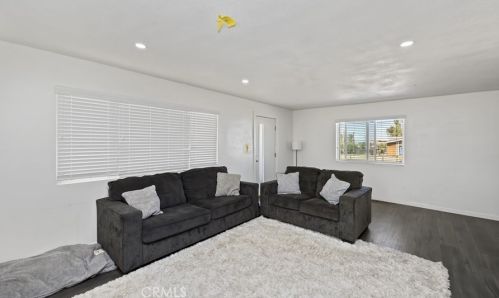 21906 Martin St, Perris CA 92570-8716 exterior