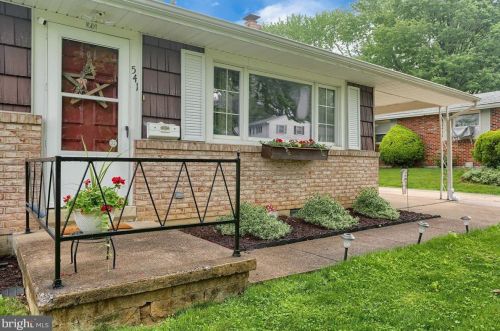 541 Old Orchard Ln, Camp Hill, PA 17011-1829