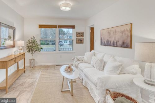 13931 Ruler Ct, Woodbridge VA  22193-3733 exterior