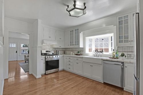 549 Acacia Ave, San Bruno CA  94066-4221 exterior