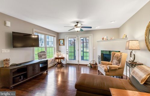 77 Midway Farms Ln, Lancaster PA  17602-2671 exterior