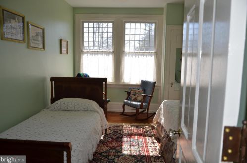 205 Lippincott Ave, Riverton NJ  08077-1309 exterior