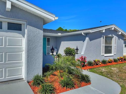 9825 Lake Chrise Ln, Port Richey, FL 34668-4061