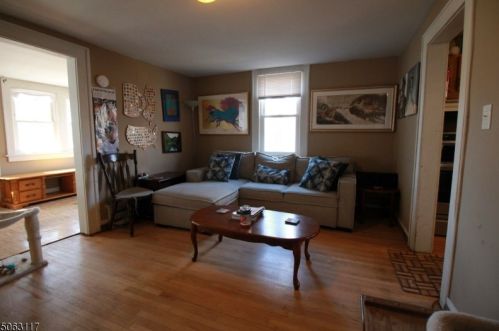 6 Birchwood Dr, Mount Olive NJ  07828-1604 exterior