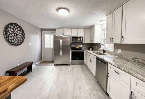 27 Lakeview Way, Auburn, NH 03032-3144