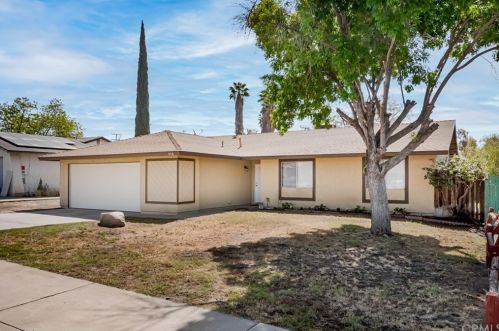 950 Amber Ln, Lake Elsinore, CA 92530-5244