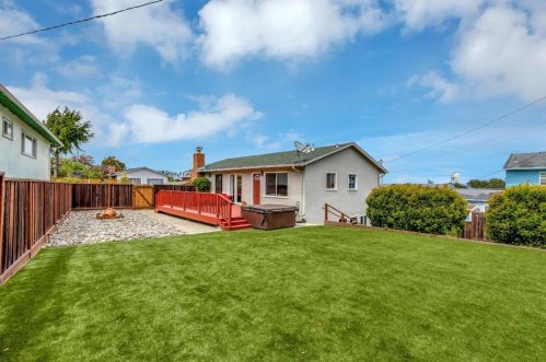 2671 Cottonwood Dr, San Bruno CA  94066-2619 exterior