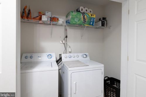 332 Lisa Way, Riverton NJ  08077-1548 exterior