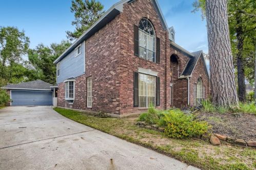 4318 Pine Breeze Dr, Humble, TX 77345-1239