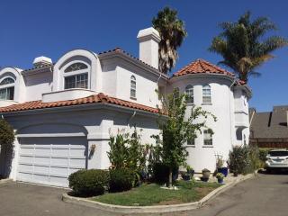 408 Sunnyoaks Ave, Campbell, CA 95008-5321