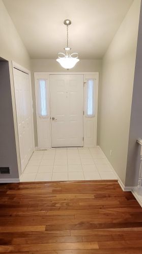 1421 Hidden Fields Dr, West Bend, WI 53095-4571