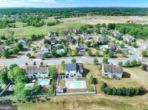 7207 Royal Oak Dr, Harrisburg PA 17112-8837 exterior