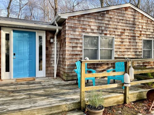 1160 Paradise Shores Rd, Southold NY  11971-4041 exterior