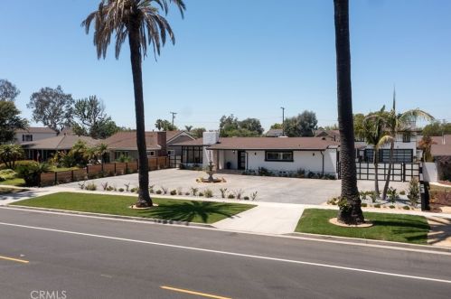 3841 Pacific Ave, Long Beach CA  90807-3227 exterior