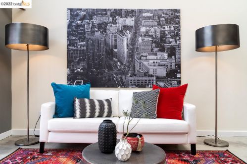 2858 Helen St, Oakland CA  94608-4028 exterior