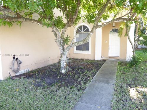 17474 10th St, Hollywood FL  33029-3116 exterior