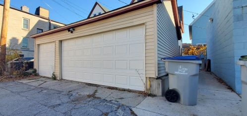 2637 Oakland Ave, Milwaukee WI 53211-3521 exterior