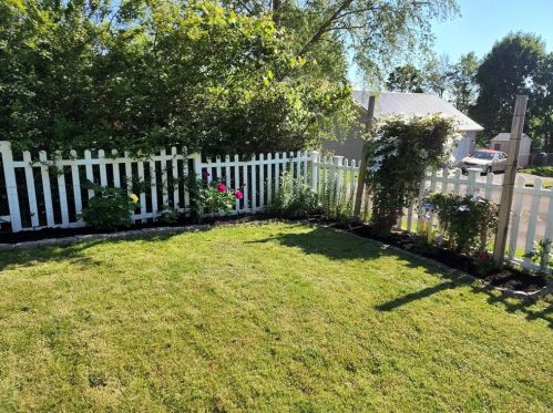 507 Cedar Ave, South Connellsville, PA 15425-4528