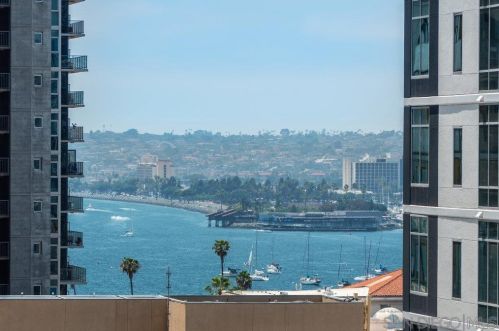 350 Ash St, San Diego CA 92101-3423 exterior