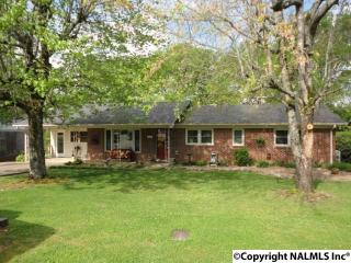 137 Circle Dr, Fayetteville, TN 37334-7225