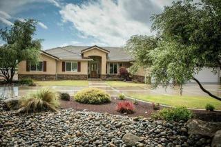 8375 Paul Ave, Clovis, CA 93619-8524